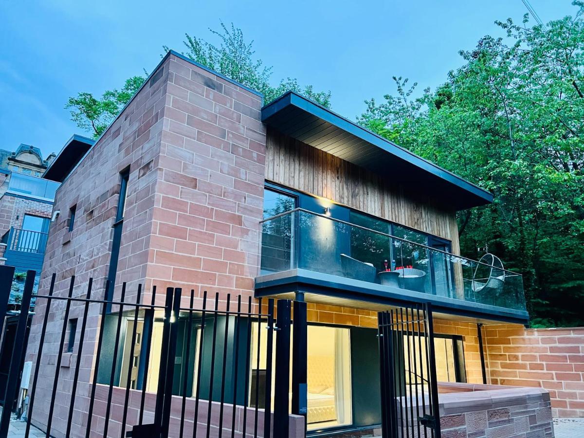 Designer House - University Of Glasgow / Central Glasgow 'Hillhead' West End G12 - Luxurious & Contemporary Detached House / Terrace / Garden / 'Electric Car Charging' Garage Parking Villa Bagian luar foto