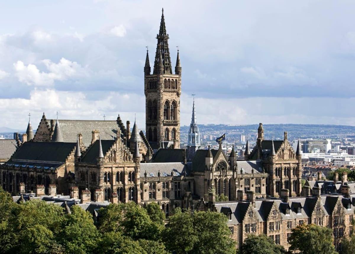 Designer House - University Of Glasgow / Central Glasgow 'Hillhead' West End G12 - Luxurious & Contemporary Detached House / Terrace / Garden / 'Electric Car Charging' Garage Parking Villa Bagian luar foto